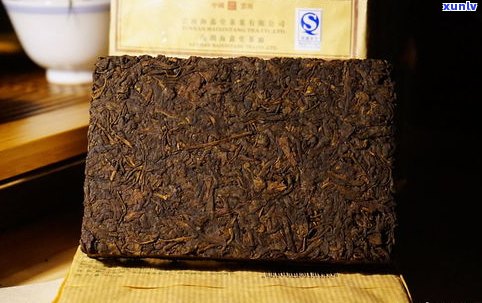 普洱黄金叶茶的特点：口感醇厚，色泽金黄，具有降脂减肥、抗氧化等功效。