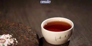 普洱茶饼开茶步骤详解：如何正确打开、品尝普洱茶饼？