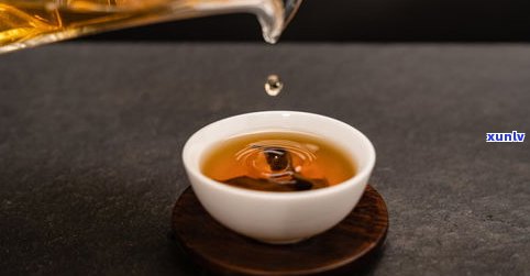 普洱茶生茶饼颜色：怎样准确区分其好坏、真假？