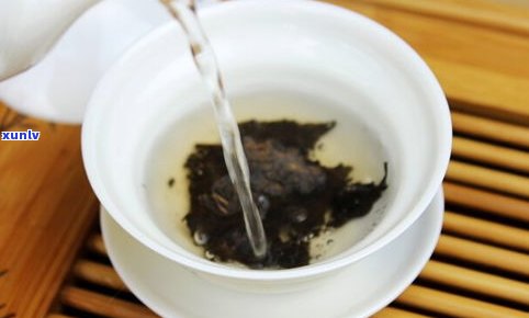 盖碗泡普洱茶：生茶、熟茶的区别与选择