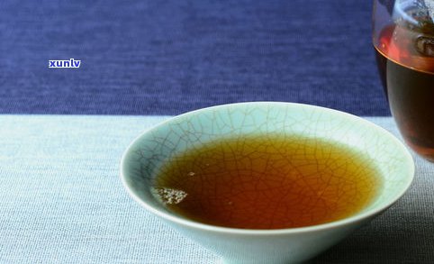 普洱茶饼：生茶与熟茶哪个更好？口感、保存等方面的比较