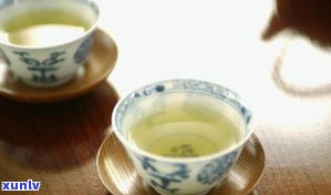 普洱茶熟茶与绿茶哪个更适合女性饮用？
