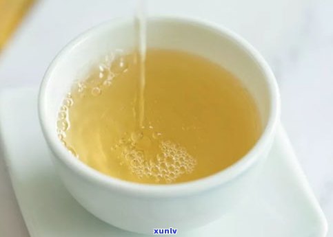 普洱茶生茶与绿茶哪个好？区别与口感比较