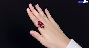 玉石戒指食指图片大全：欣赏精美设计与独特风格
