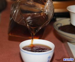 普洱茶洗茶的技巧与方法详解：步骤、注意事项及常见误区