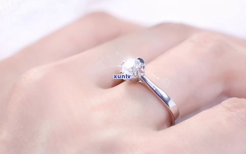 有哪些好看且实用的金玉求婚戒指？推荐知名品牌与精美款式！