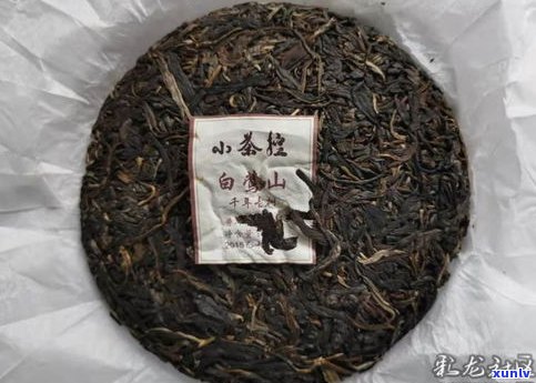 普洱茶饼：从中间还是边缘开？全解你的疑惑