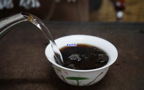 普洱茶熟茶酱油色正常吗？了解其颜色、是否能喝及与熟普的区别