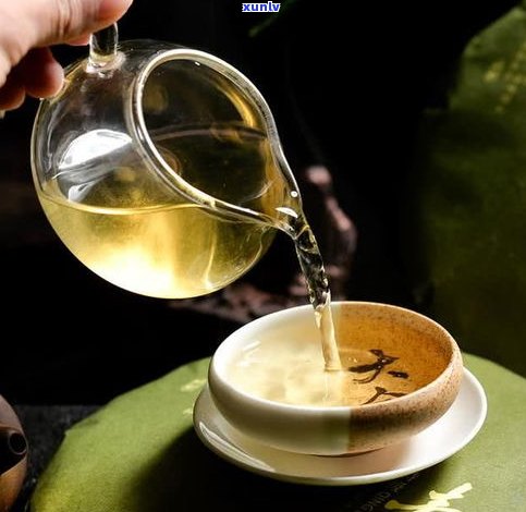 曼糯的茶贵吗？探秘曼糯茶区及古茶特性，解析熟茶口感