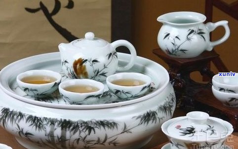 “工夫茶什么意思？”：详解功夫茶的含义、讲究与文化背景