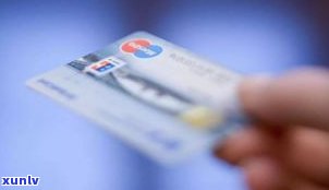 好几张信用卡逾期一年，会对信用记录产生严重影响并可能导致高额罚息。该如何解决？