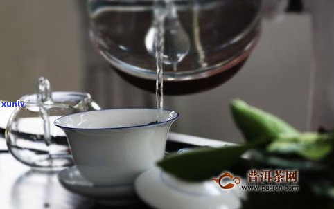 普洱茶翘茶：撬开盖子的 *** 与步骤详解