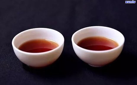 普洱茶生茶起白霜正常吗？原因、影响与是否可以饮用解析