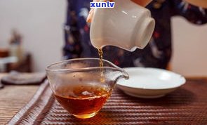 贺松茶的特点：口感醇厚、香气独特、保健功效显著，是不可多得的养生佳品。