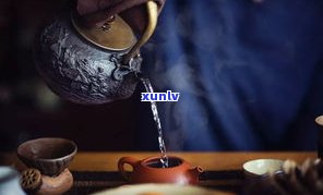 普洱茶泡出来茶絮是黄色的：正常还是异常？原因解析