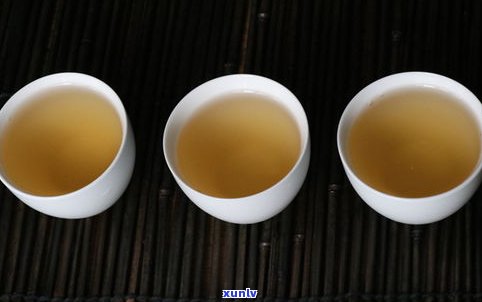 普洱茶泡出絮状物：正常现象还是问题？图片解析与饮用建议