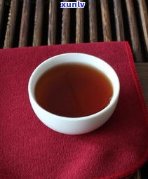 深入了解：普洱茶饼茶的 *** 过程、视频与图片全解析