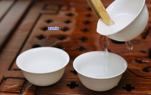 普洱茶盖碗多少钱一斤：投茶量与合适价格解析