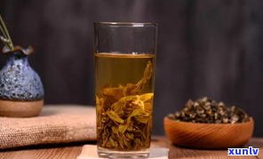 用一句话形容普洱茶：独特的发酵工艺赋予其深厚的陈香与甘醇口感，宛如岁月沉淀出的艺术品，每一口都品味出历史与文化的韵味。