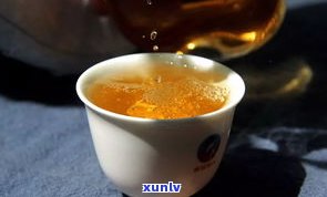 普洱茶泡时颜色沉底：正常现象还是存在问题？颜色深、黑的原因解析