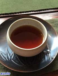 普洱茶饼里的白点颗粒状：原因、影响与是否可以饮用？