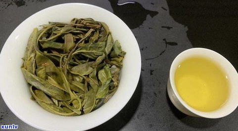 卧龙轩普洱茶：价格、品质及2016年老班章纪念饼生茶介绍