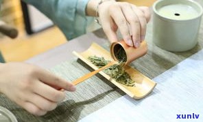 普洱茶泡出绿茶味道：原因、影响及正常性解析