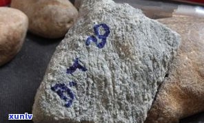 玉石原石种类大全：名称、图片与价格全揭秘