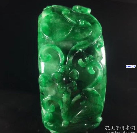 猴子翡翠寓意：聪明智慧与富贵吉祥的象征