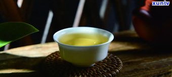 不属于普洱茶级别的是：除普洱茶外的其他茶叶，如绿茶、红茶、白茶等，都不属于普洱茶级别。此外，普洱茶也不属于六大茶类之一。