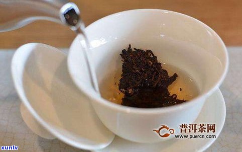 陈香金砖普洱熟茶的正确冲泡 *** 与功效解析