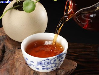 普洱茶有草味：正常吗？原因及是否能喝？探讨普洱熟茶的特殊香气