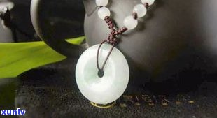 你觉得佩戴玉石对身体有好处吗？ Exploring the Potential Health Benefits of Wearing Jade