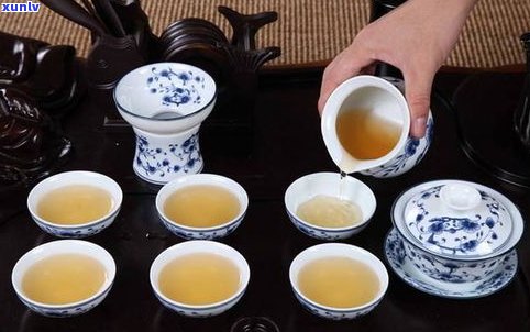 明朝饮茶文化：茶具、方式、礼仪及变革探析