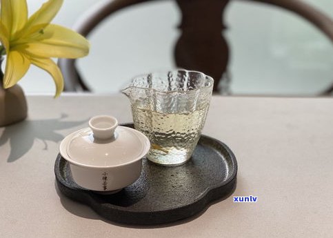 普洱茶饼：红茶、绿茶还是白茶？为何有争议？