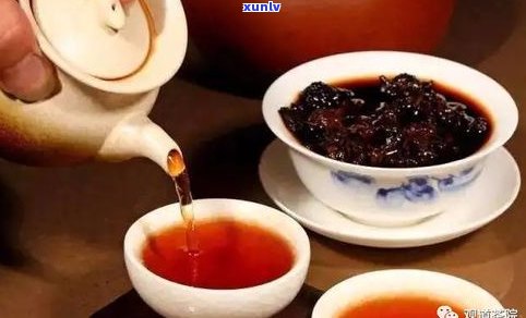 喝熟普洱茶嘴唇干：原因解析