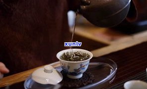 不同的普洱茶能否放在一起？探讨茶叶混搭的可能性与影响